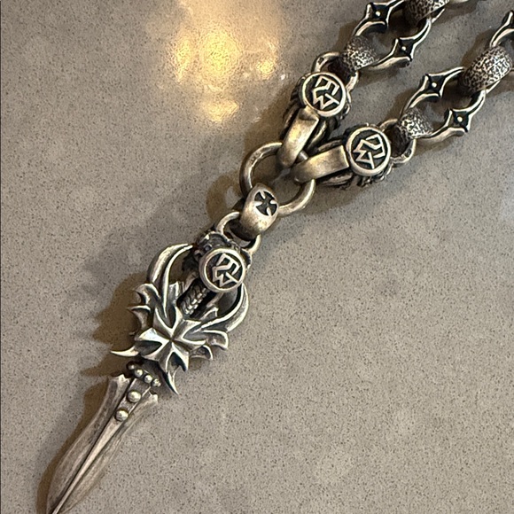 RARE💀custom piece Travis Walker Double Cross Silver Skull Dagger necklace - Picture 4 of 9
